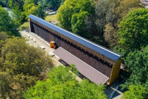 Feierlich eröffnet: Das Gradierwerk im Lüneburger Kurpark ist saniert – und liefert jetzt saubere Energie fürs SaLü 