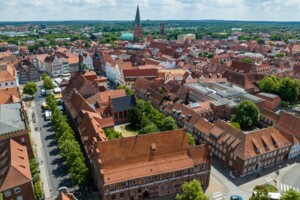 Wohnraum statt Ferienwohnungen oder Leerstand – Hansestadt will Satzung zum Verbot der Zweckentfremdung verlängern