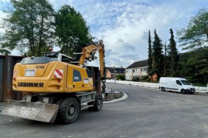 Großbaustelle Dahlenburger Landstraße: Einmündung „Am Schwalbenberg“ soll Ende September freigegeben werden